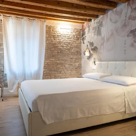 Gæstehus Hermes San Marco 3*