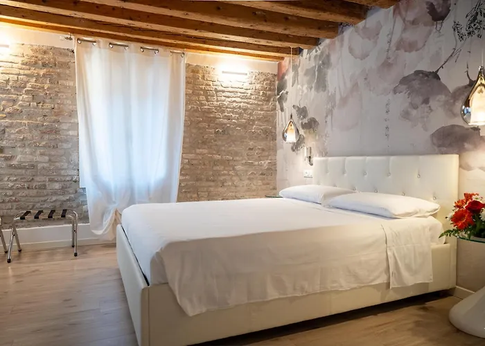 Gæstehus Hermes San Marco 3*